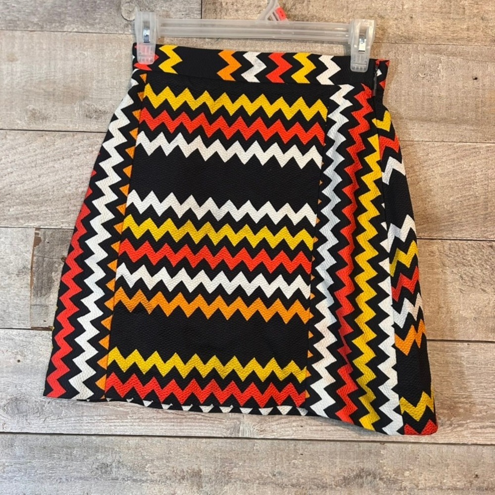 MSGM Milano Zigzag Chevron Mini Skirt Multi Color Cotton Blend IT 40 2041MDD41A